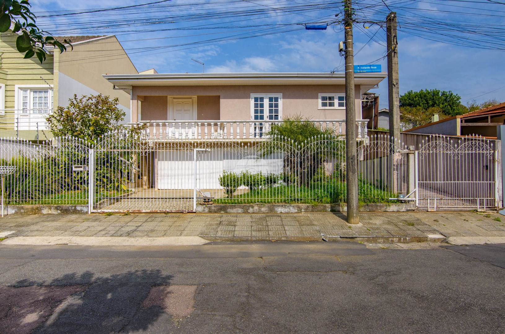 Casa à venda em Butiatuvinha, Curitiba — Portal Chave Fácil