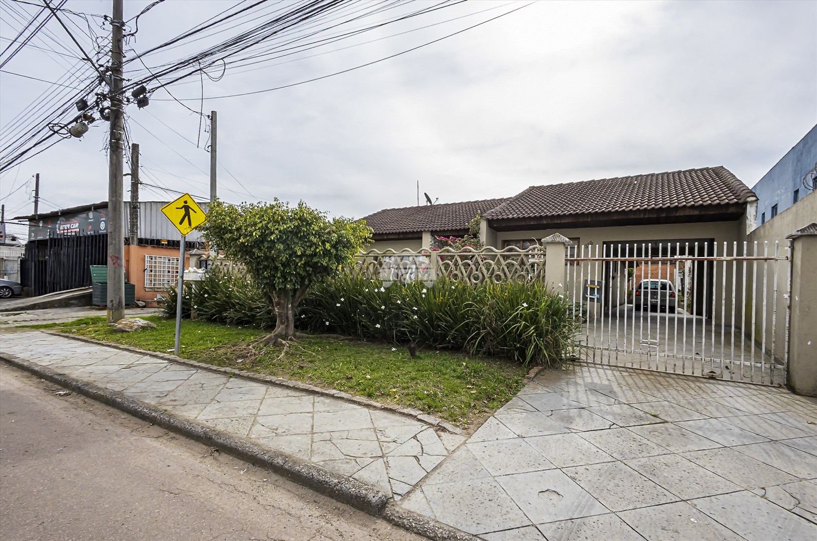Casa à venda em Uberaba, Curitiba — Portal Chave Fácil
