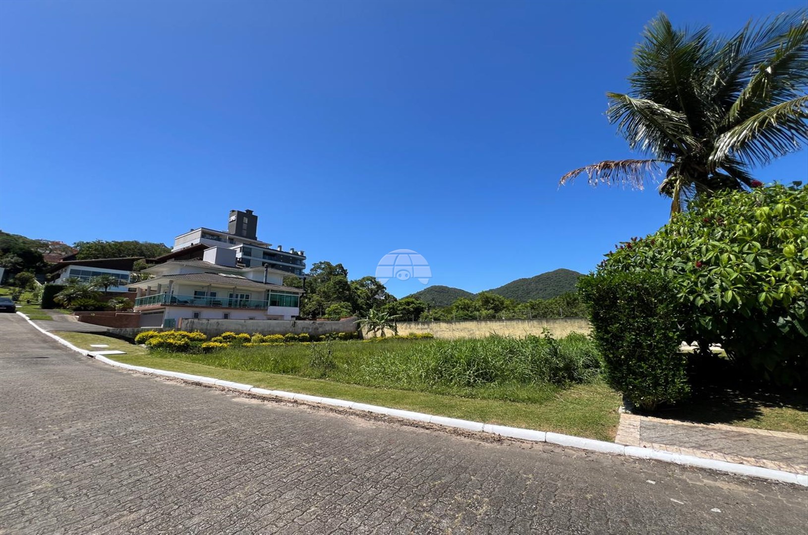 Terreno à venda em Cacupé, Florianópolis — Portal Chave Fácil