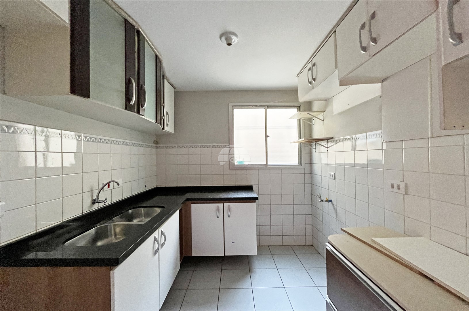 Apartamento para alugar em Fazendinha, Curitiba — Burgman Imóveis Curitiba-PR