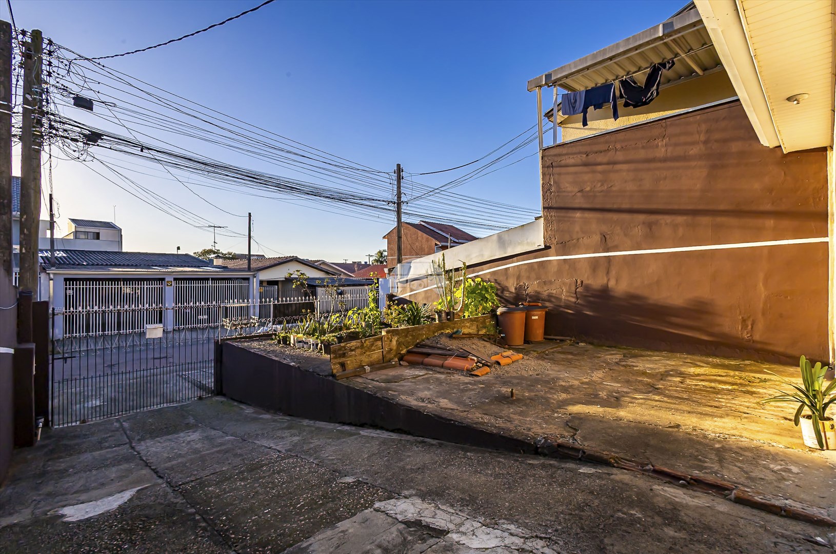 Casa à venda em Sítio Cercado, Curitiba — Outrasul Imobiliária