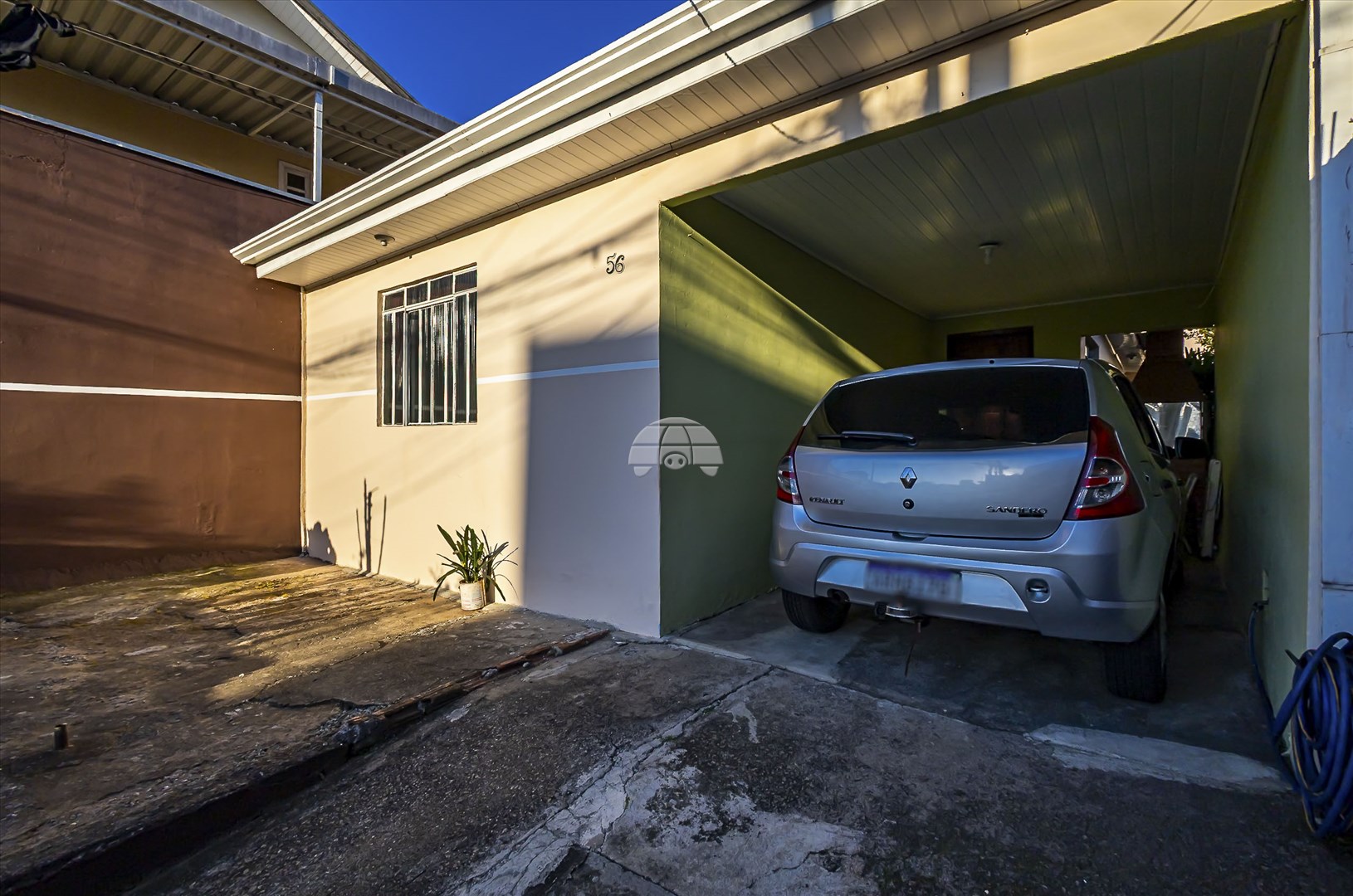 Casa à venda em Sítio Cercado, Curitiba — Outrasul Imobiliária