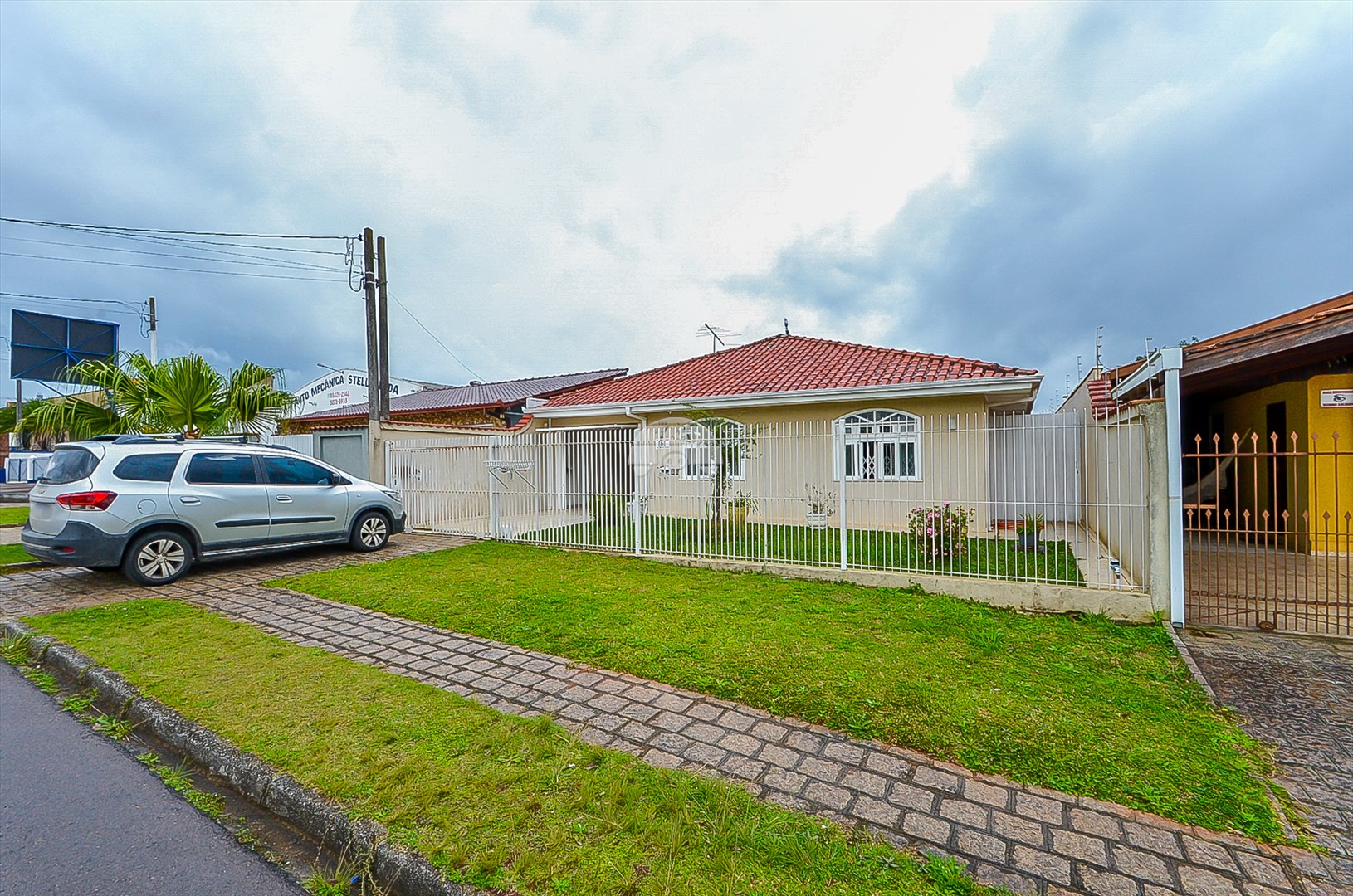 Casa à venda em Butiatuvinha, Curitiba — Portal Chave Fácil
