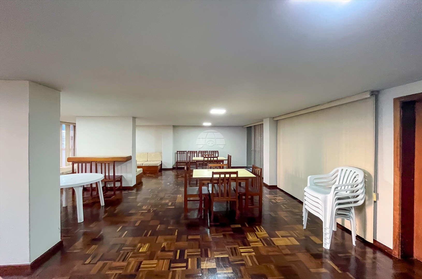 Apartamento para alugar em Cristo Rei, Curitiba — Outrasul Imobiliária