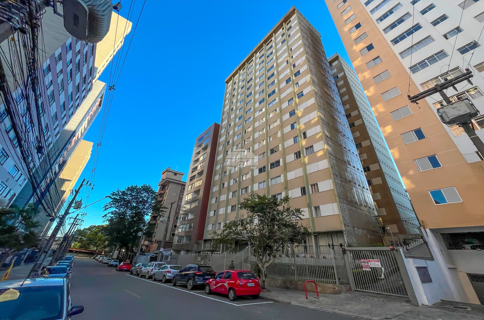 Apartamento para alugar em Cristo Rei, Curitiba — Outrasul Imobiliária