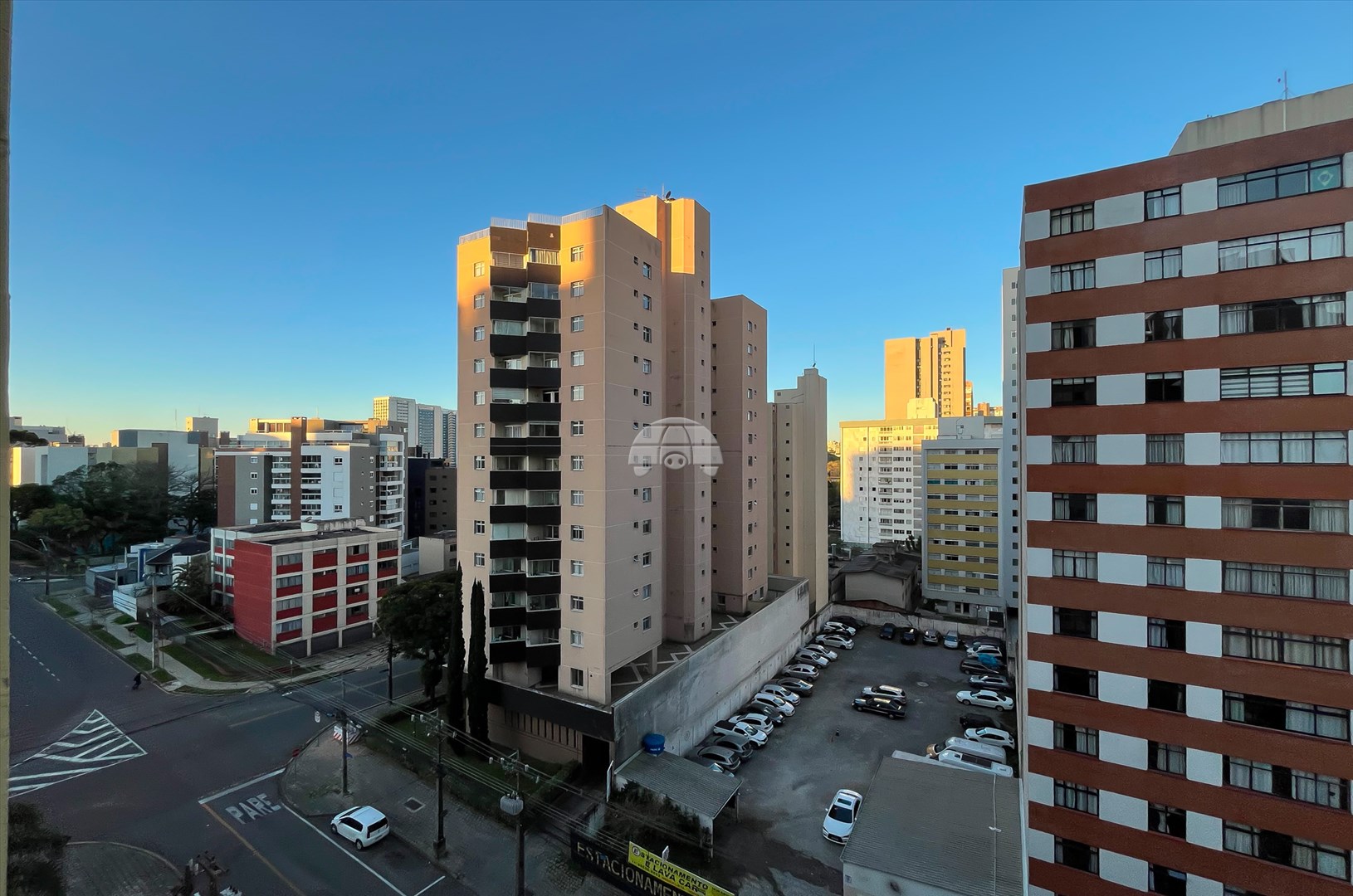 Apartamento para alugar em Cristo Rei, Curitiba — Outrasul Imobiliária