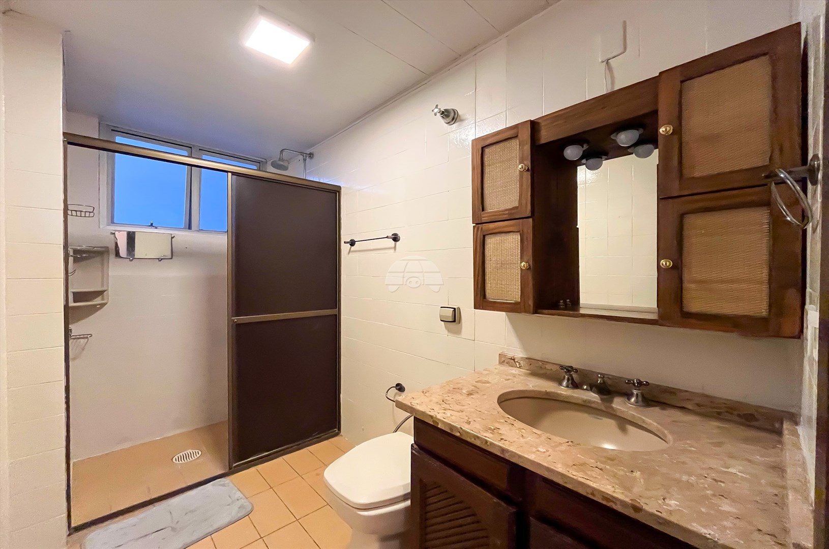 Apartamento para alugar em Cristo Rei, Curitiba — Outrasul Imobiliária
