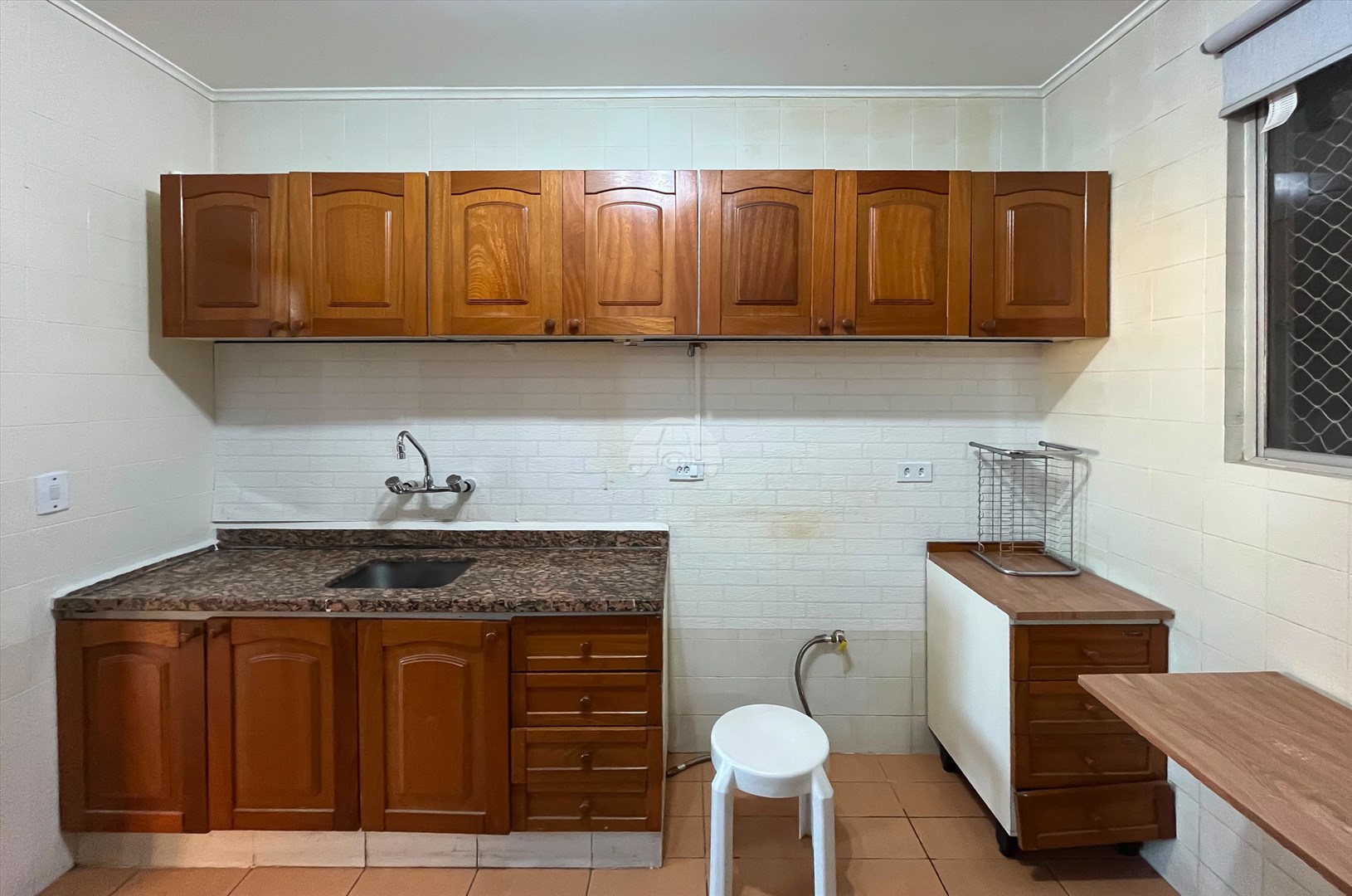 Apartamento para alugar em Cristo Rei, Curitiba — Outrasul Imobiliária