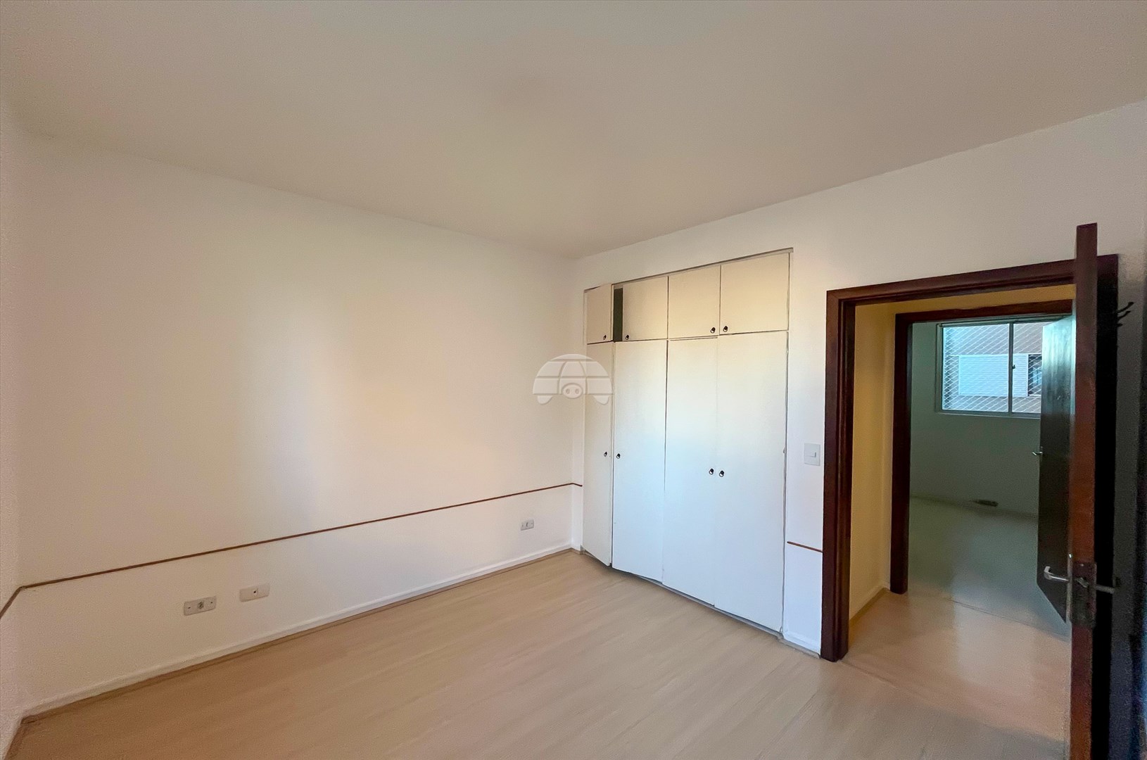 Apartamento para alugar em Cristo Rei, Curitiba — Outrasul Imobiliária