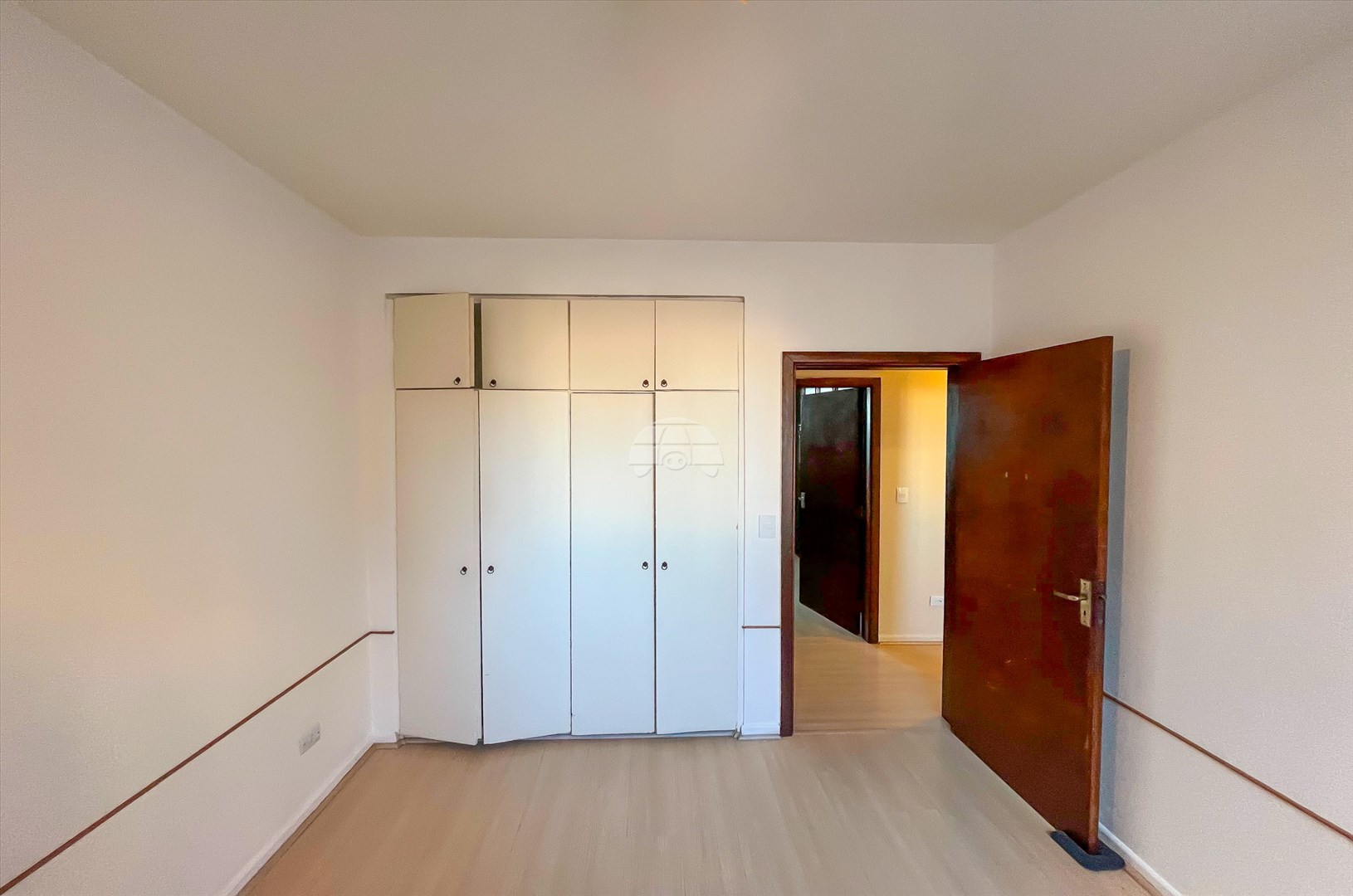 Apartamento para alugar em Cristo Rei, Curitiba — Outrasul Imobiliária