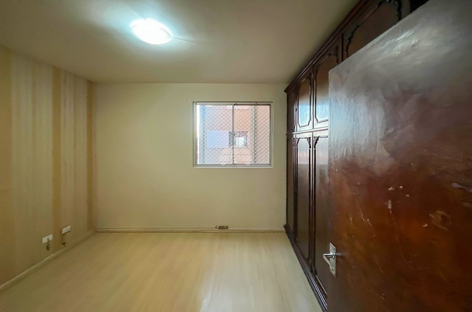 Apartamento para alugar em Cristo Rei, Curitiba — Outrasul Imobiliária