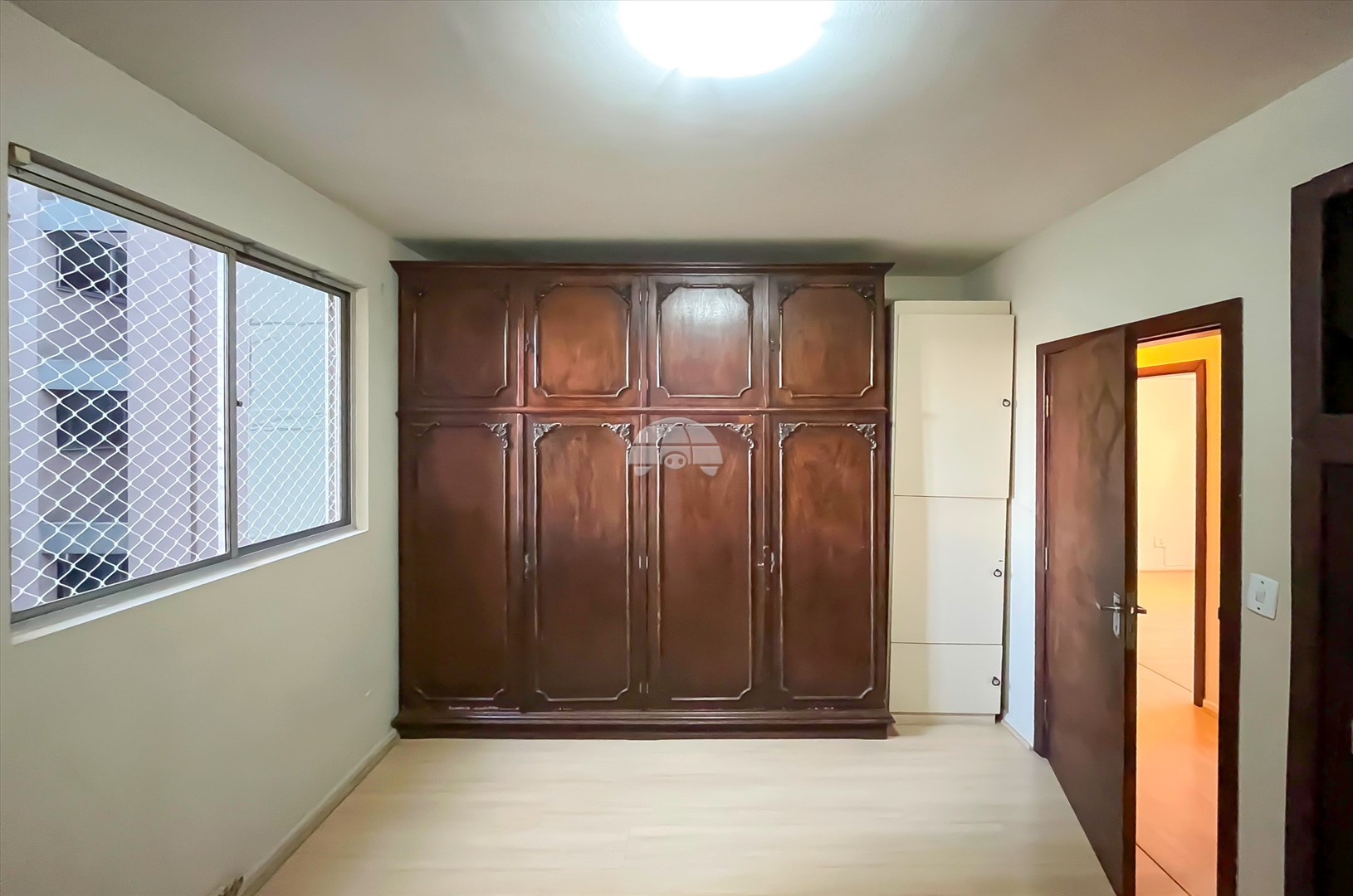 Apartamento para alugar em Cristo Rei, Curitiba — Outrasul Imobiliária