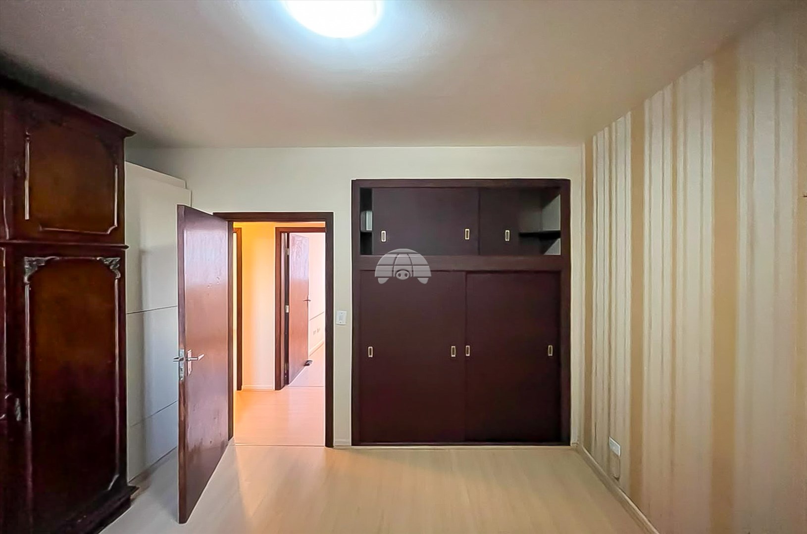 Apartamento para alugar em Cristo Rei, Curitiba — Outrasul Imobiliária