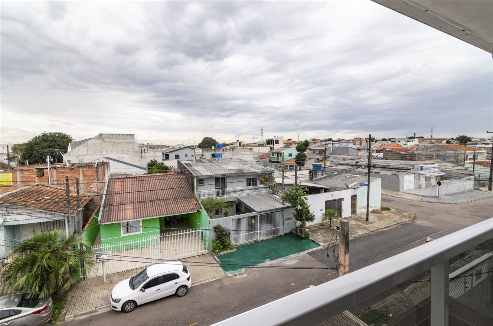 Casa à venda em Sítio Cercado, Curitiba — Outrasul Imobiliária