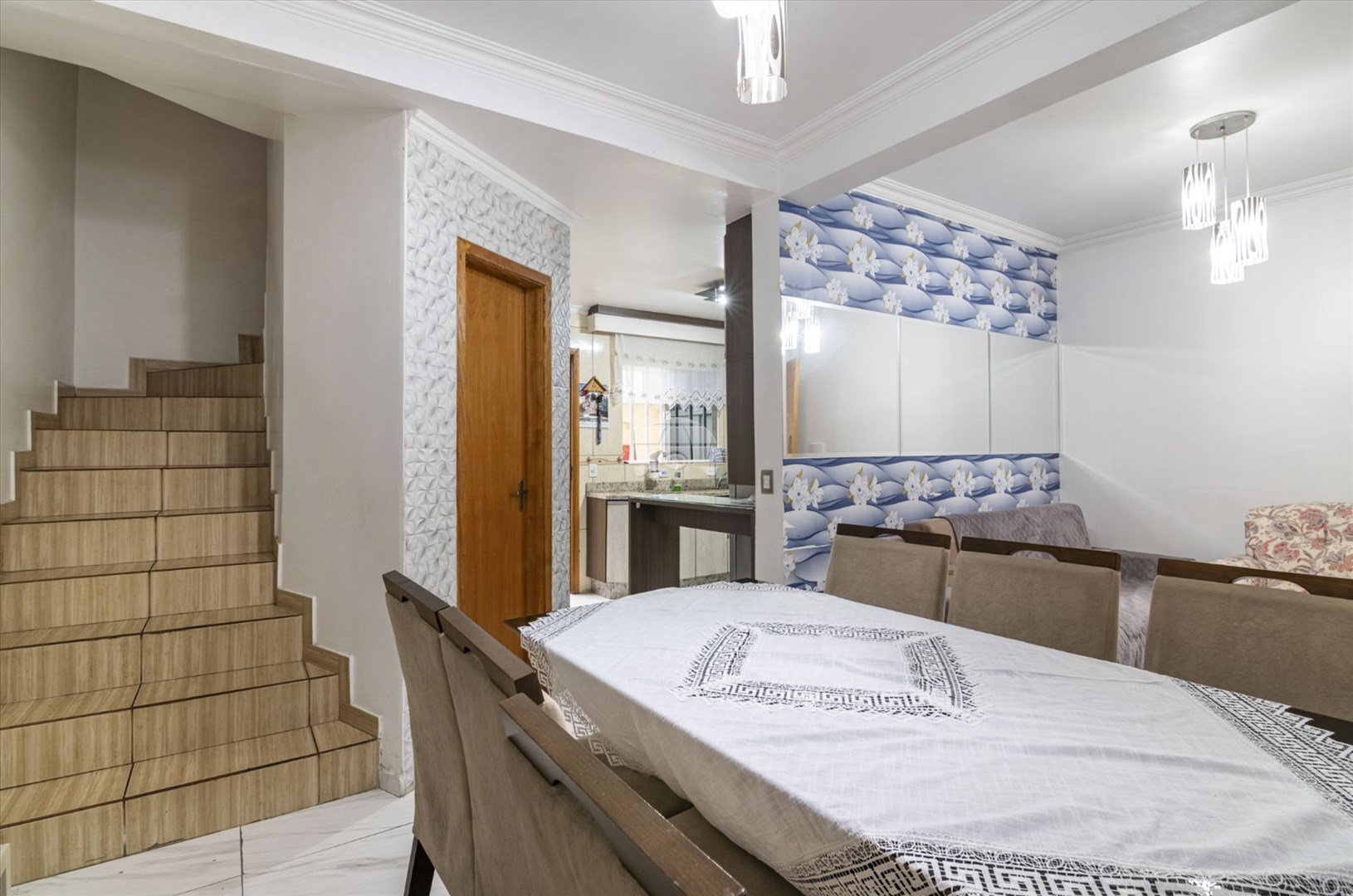 Casa à venda em Sítio Cercado, Curitiba — Outrasul Imobiliária