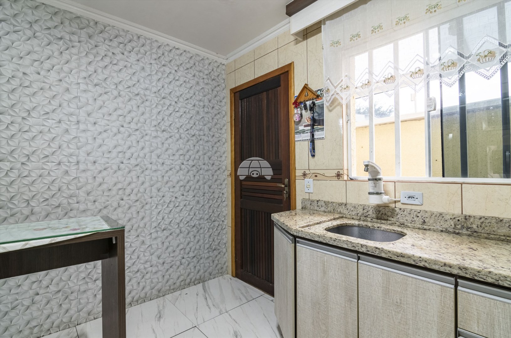 Casa à venda em Sítio Cercado, Curitiba — Outrasul Imobiliária
