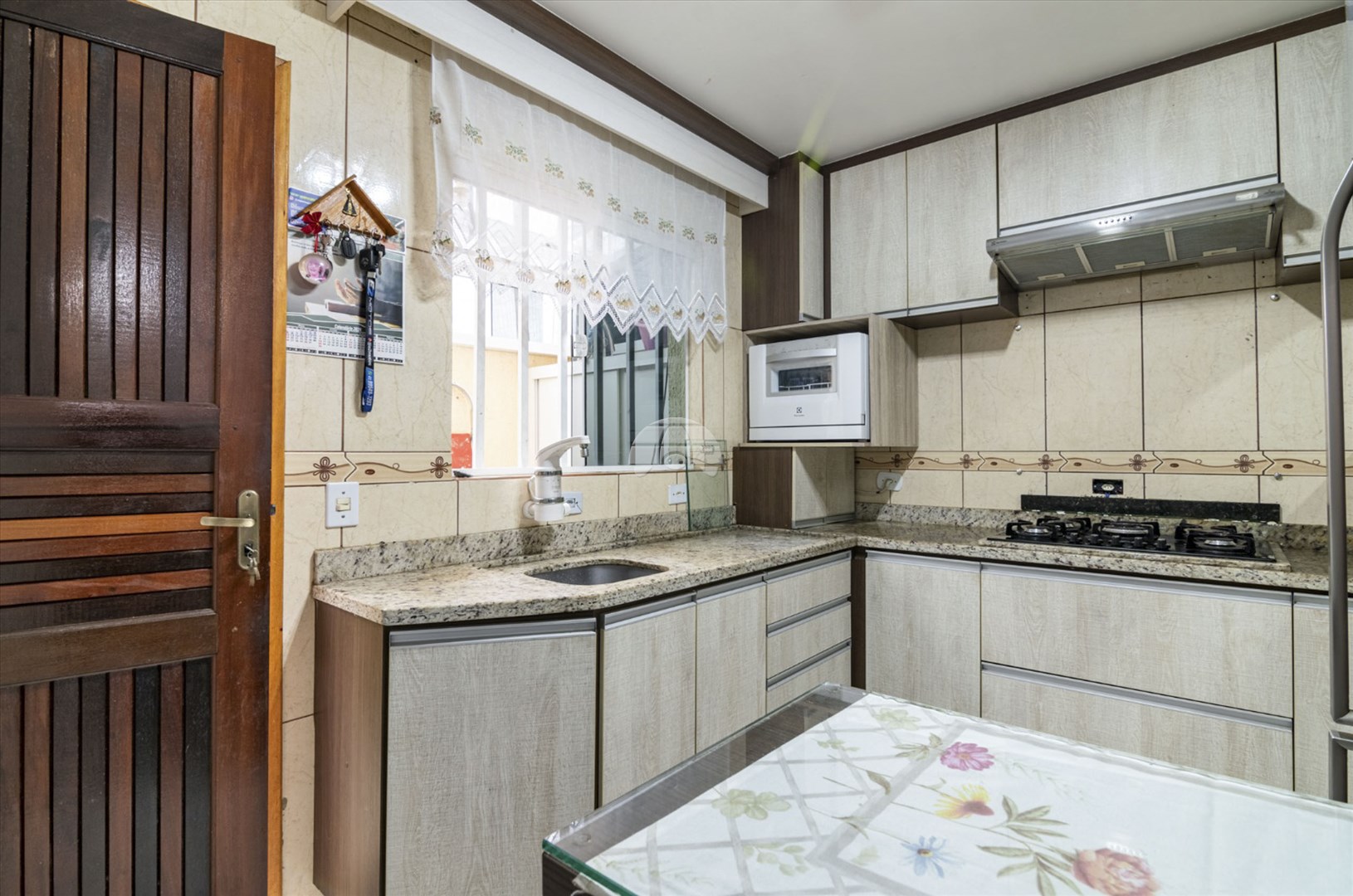 Casa à venda em Sítio Cercado, Curitiba — Outrasul Imobiliária