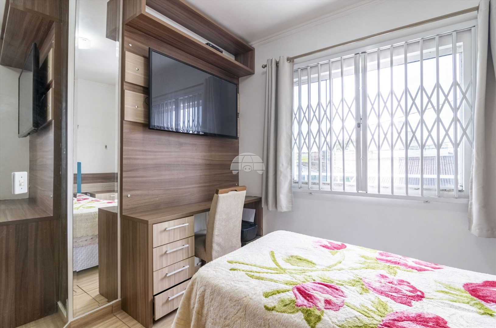 Casa à venda em Sítio Cercado, Curitiba — Outrasul Imobiliária