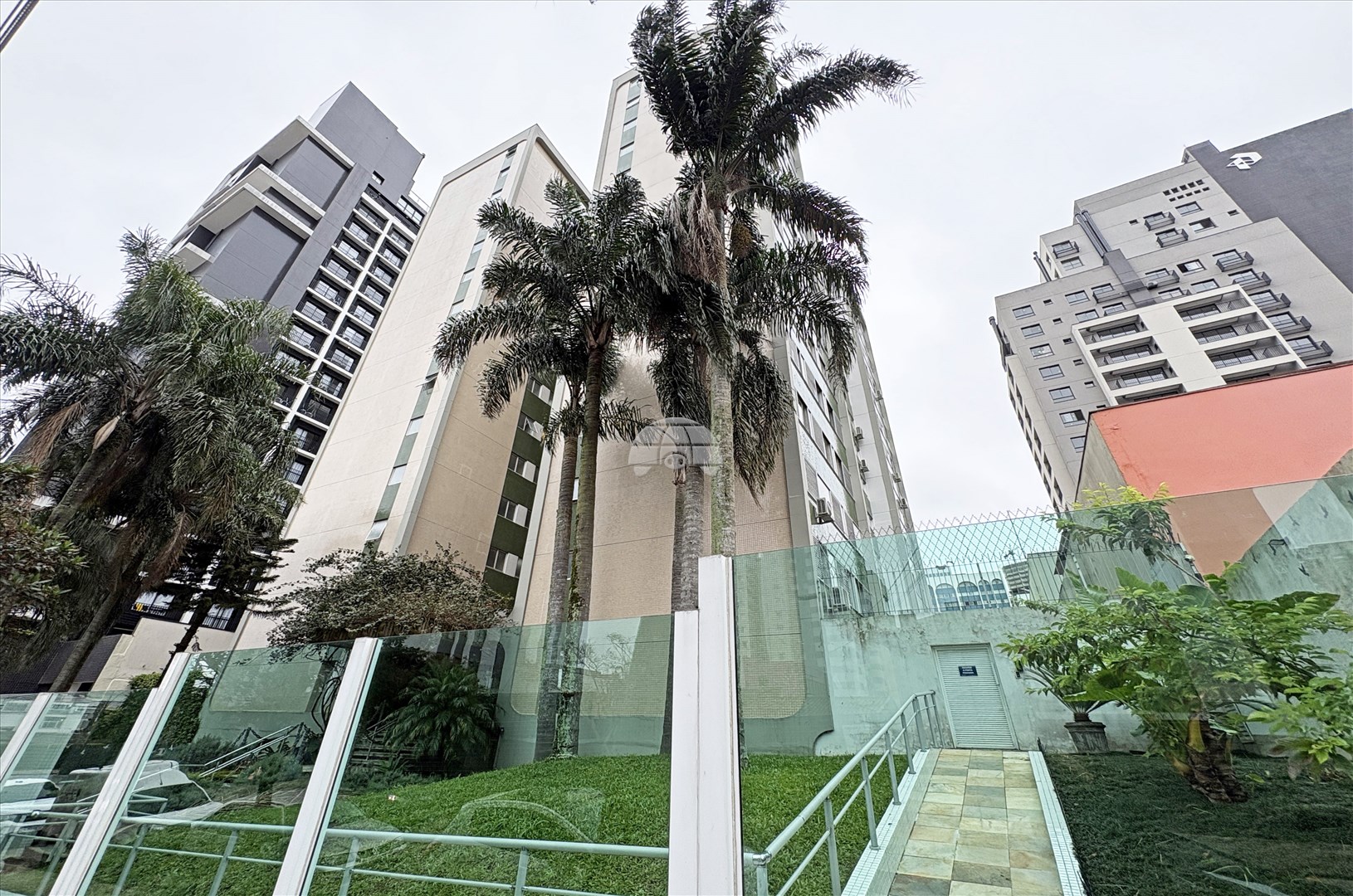 Apartamento para alugar em Água Verde, Curitiba — Portal Chave Fácil