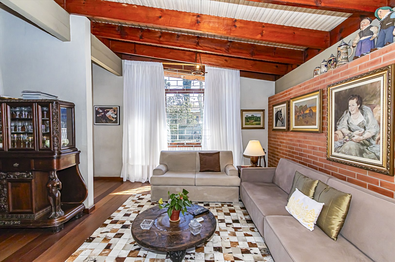 Casa à venda em Jardim Botânico, Curitiba — Imobiliária Cilar
