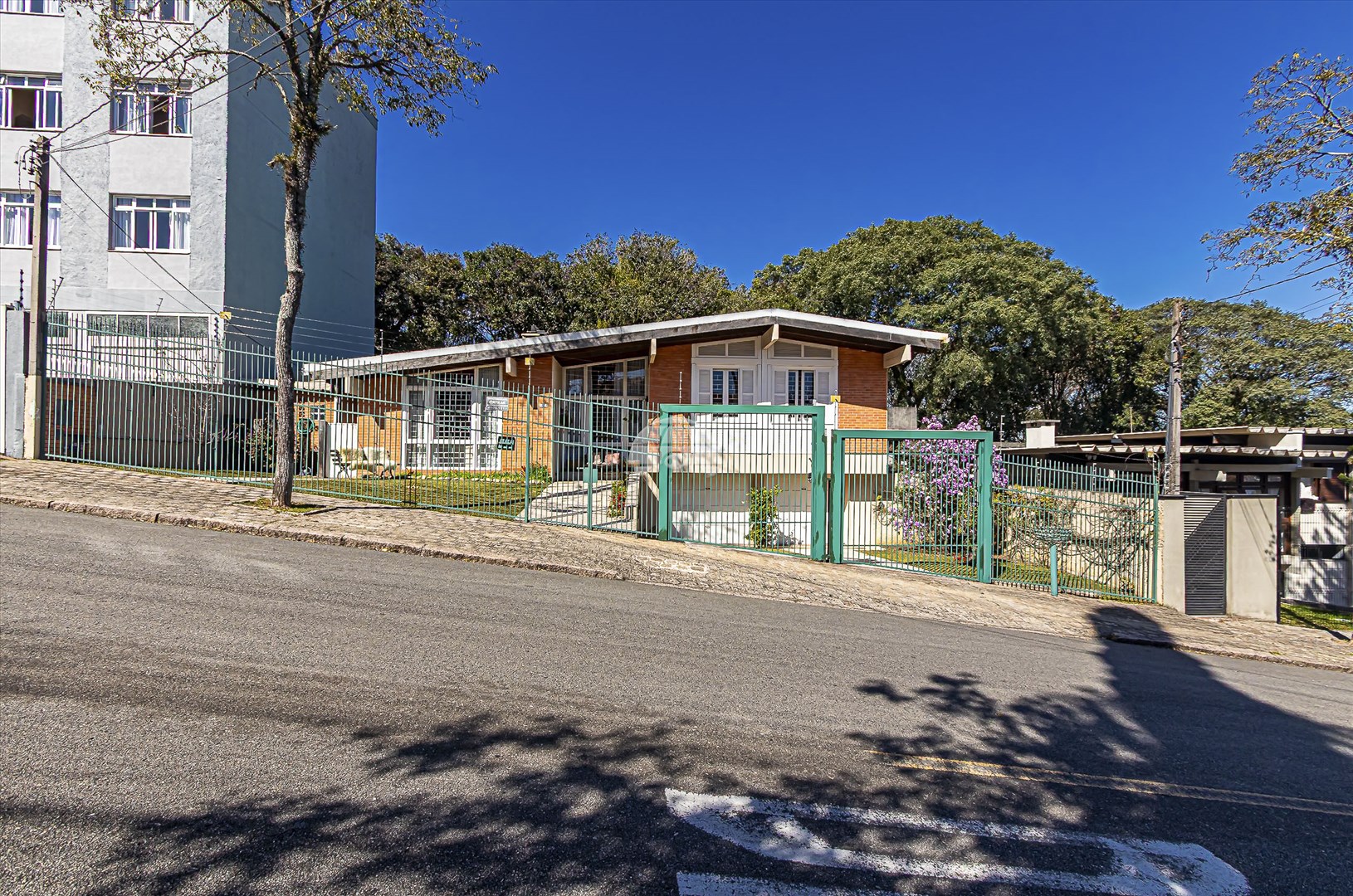Casa à venda em Jardim Botânico, Curitiba — Portal Chave Fácil