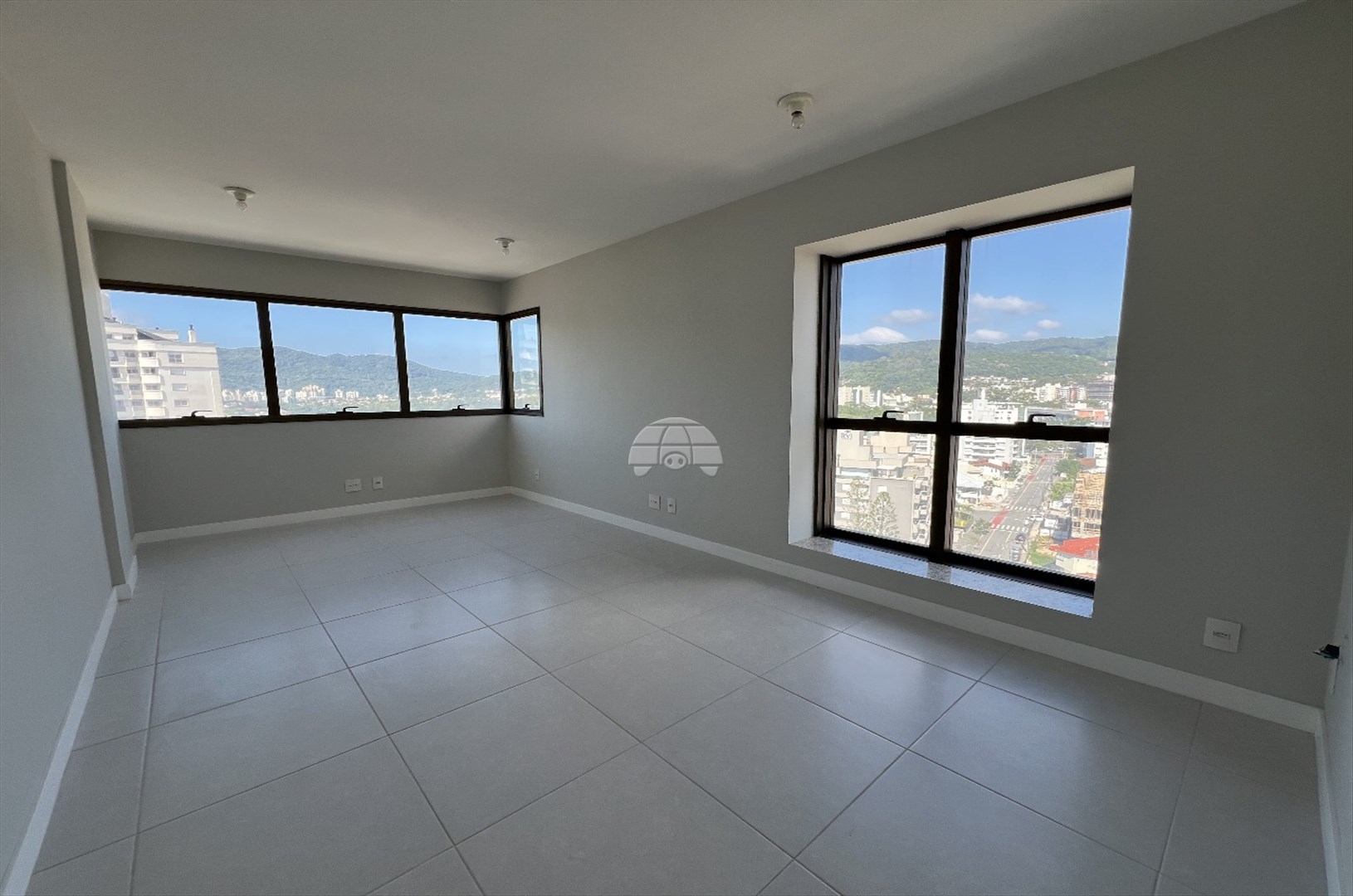 Sala/Conjunto Comercial à venda em Trindade, Florianópolis — Portal Chave Fácil