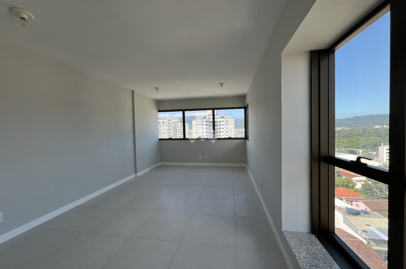 Sala/Conjunto Comercial à venda em Trindade, Florianópolis — Portal Chave Fácil