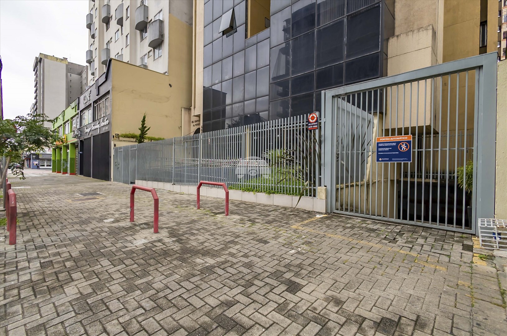 Sala/Conjunto Comercial à venda em Rebouças, Curitiba — Portal Chave Fácil