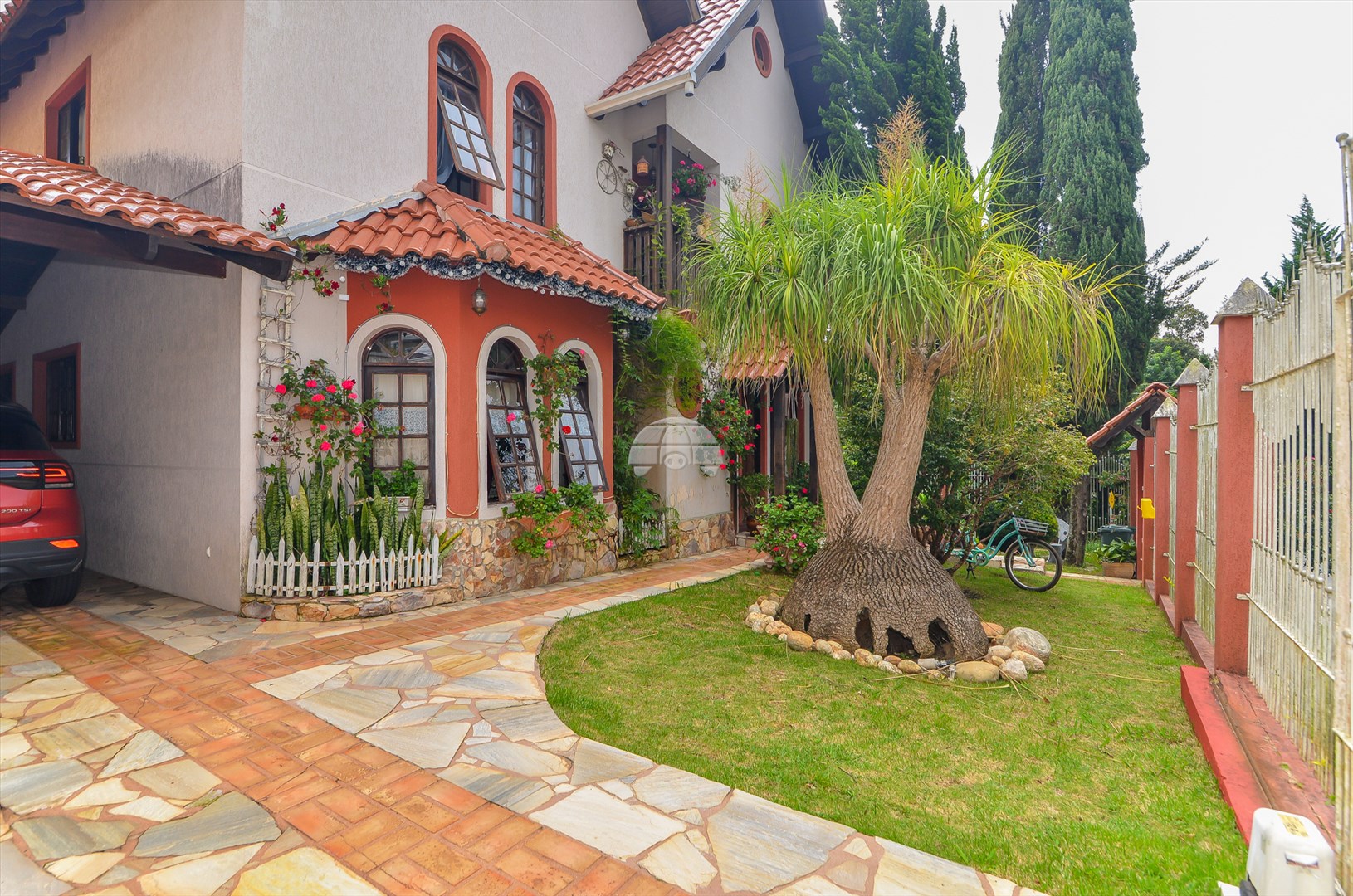 Casa à venda em Santa Felicidade, Curitiba — Portal Chave Fácil