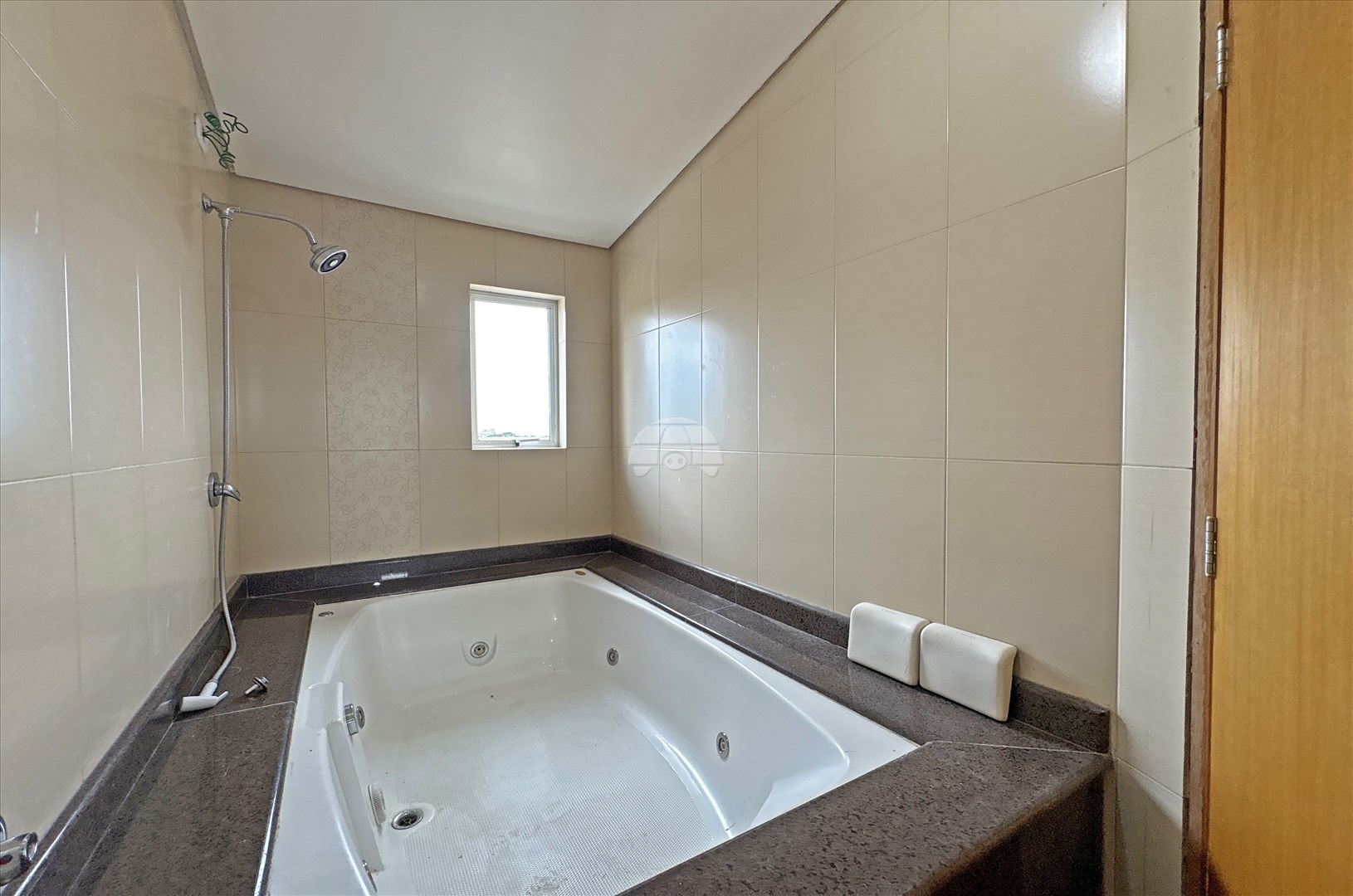 Casa para alugar em Boa Vista, Curitiba — MAFI ADMINISTRADORA DE IMOVEIS LTDA