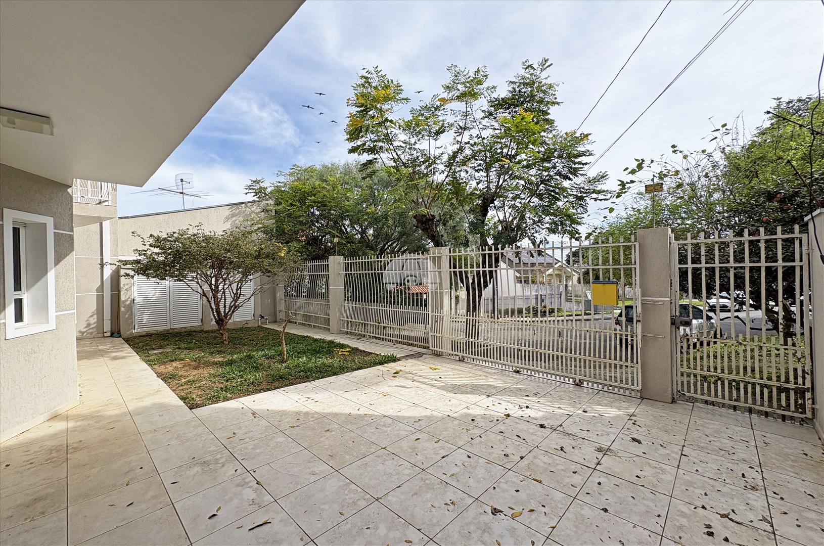 Casa para alugar em Boa Vista, Curitiba — MAFI ADMINISTRADORA DE IMOVEIS LTDA