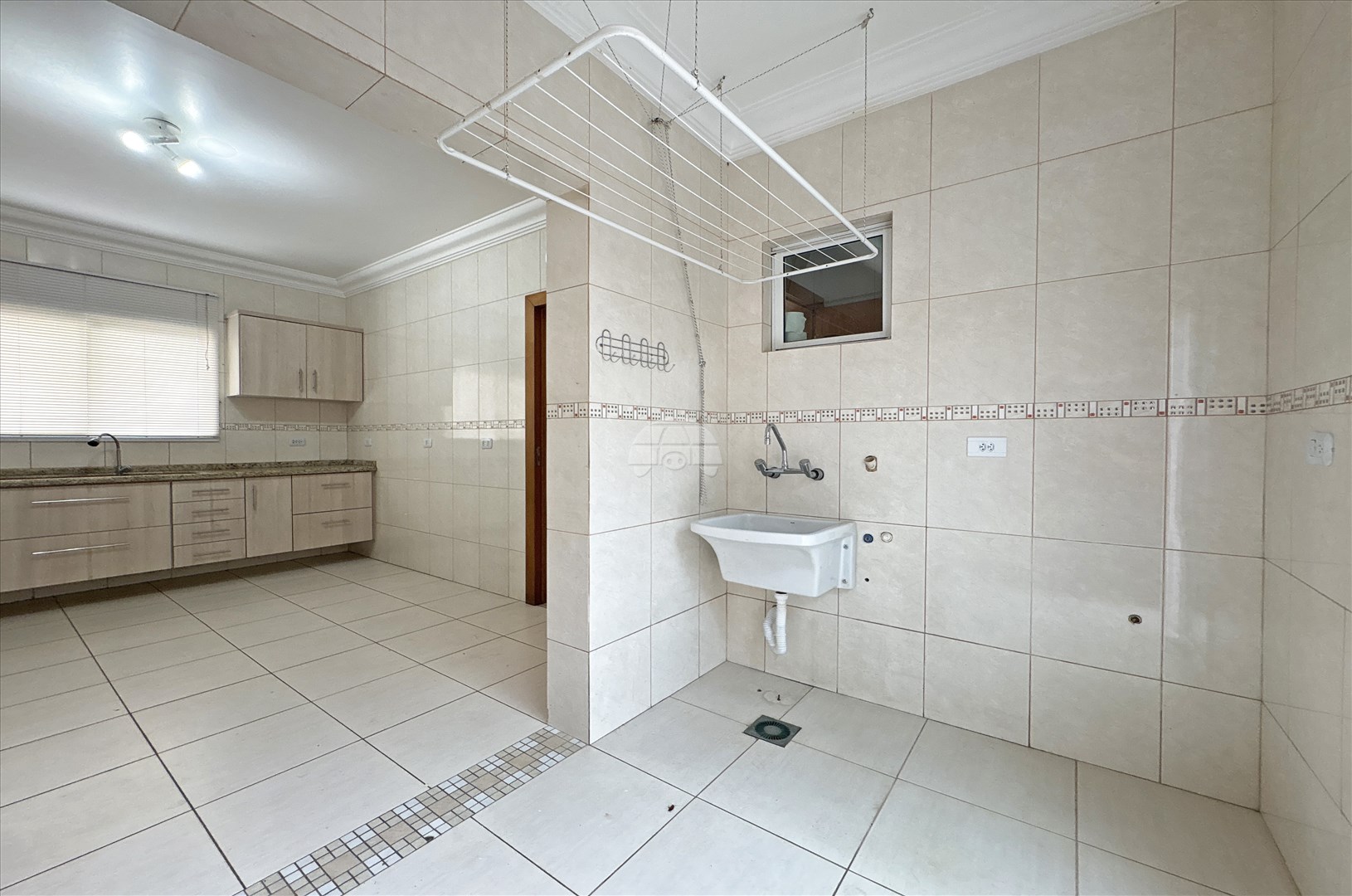 Casa para alugar em Boa Vista, Curitiba — MAFI ADMINISTRADORA DE IMOVEIS LTDA