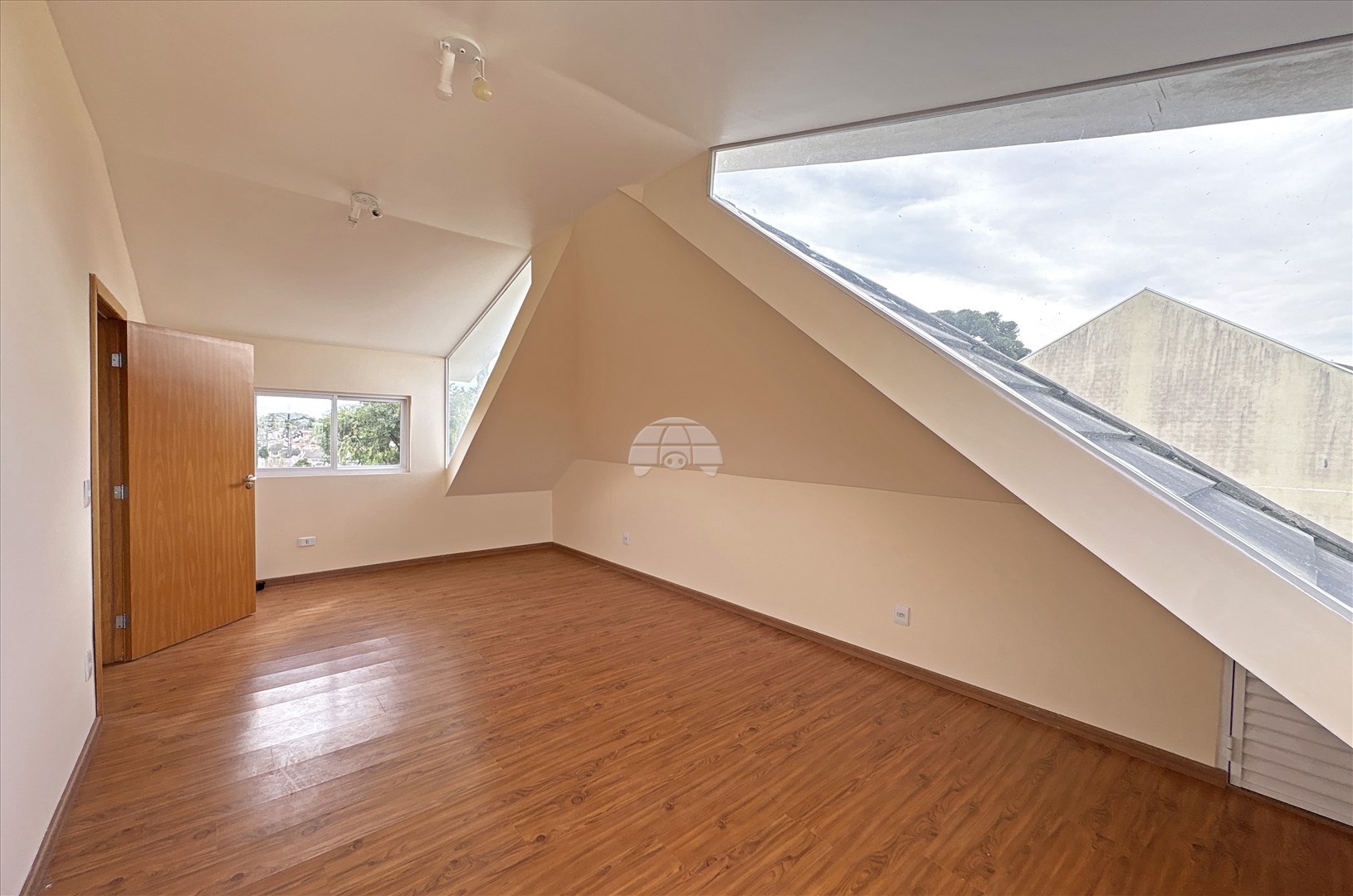 Casa para alugar em Boa Vista, Curitiba — MAFI ADMINISTRADORA DE IMOVEIS LTDA