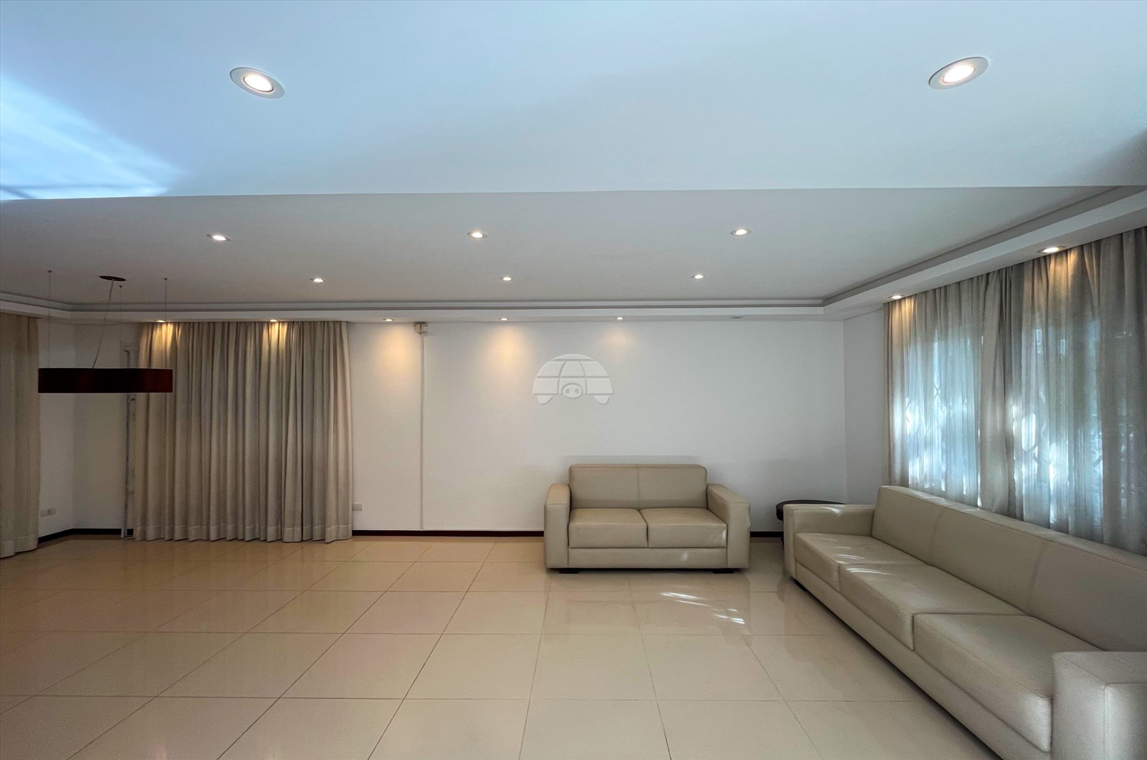 Casa para alugar em Mercês, Curitiba — Portal Chave Fácil