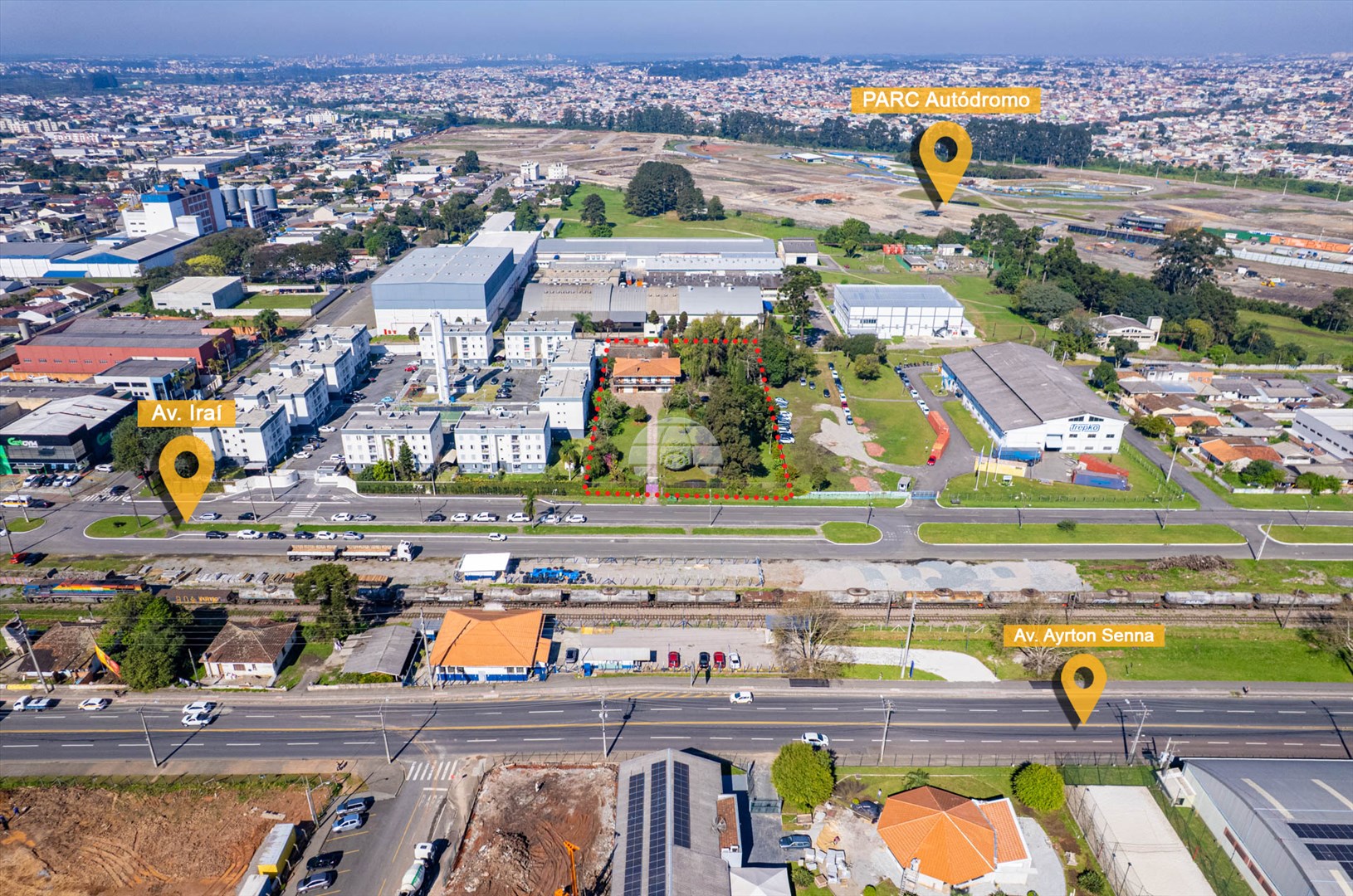 Terreno/Área à venda em Centro, Pinhais — Portal Chave Fácil