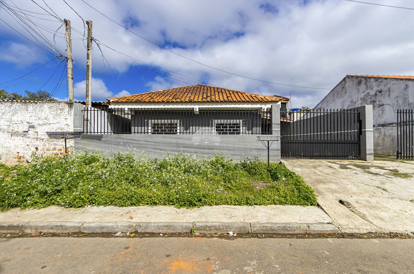 Casa à venda em Alto Boqueirão, Curitiba — Portal Chave Fácil