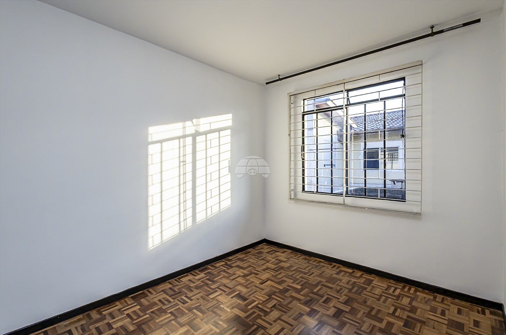 Casa à venda em Hauer, Curitiba — Portal Chave Fácil