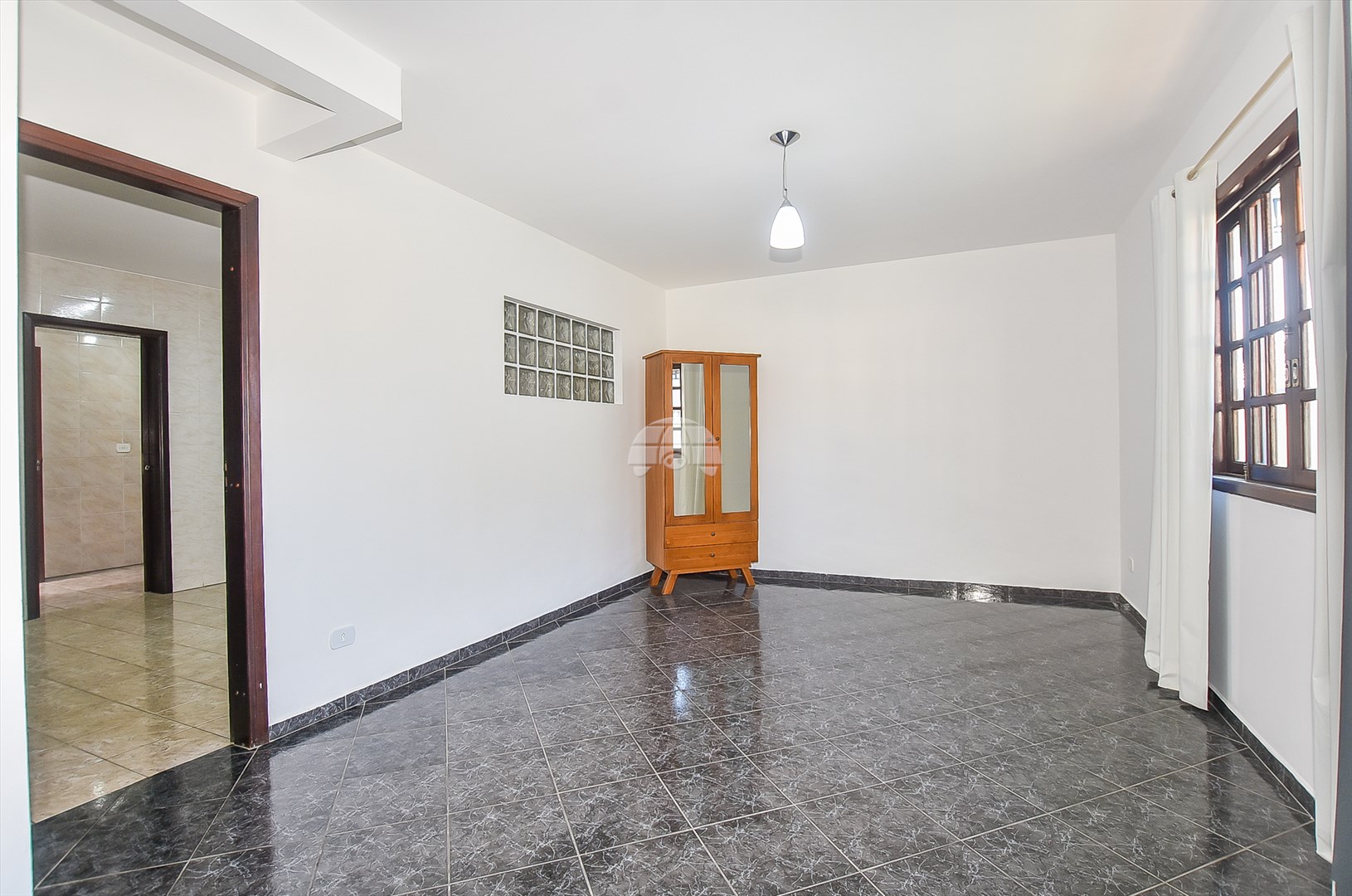Casa para alugar em Boa Vista, Curitiba — Casa ao Lado - A sua imobiliária em Curitiba
