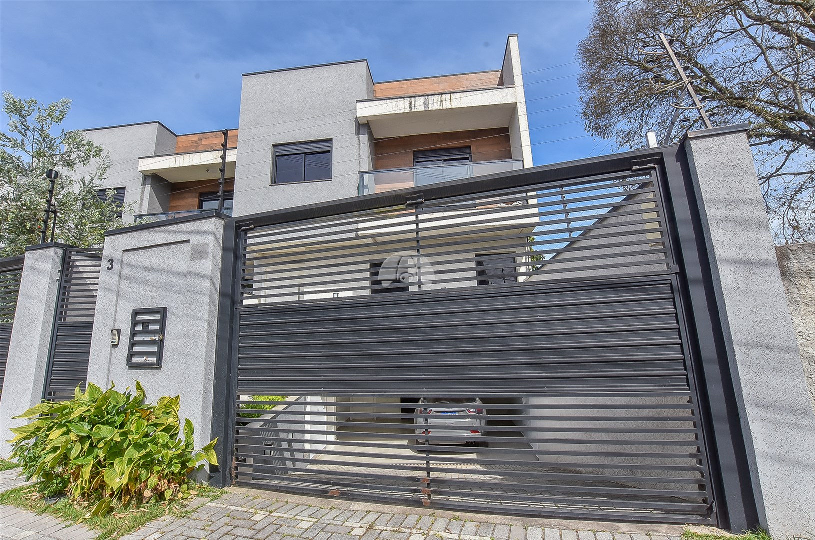 Casa à venda em Orleans, Curitiba — Portal Chave Fácil