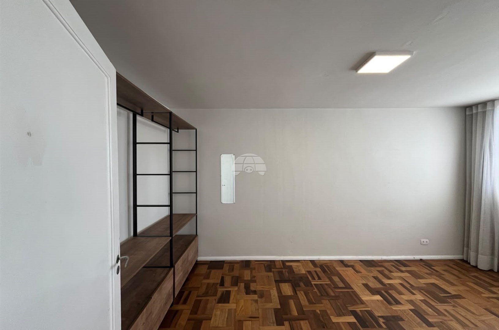 Apartamento para alugar em Cristo Rei, Curitiba — Outrasul Imobiliária