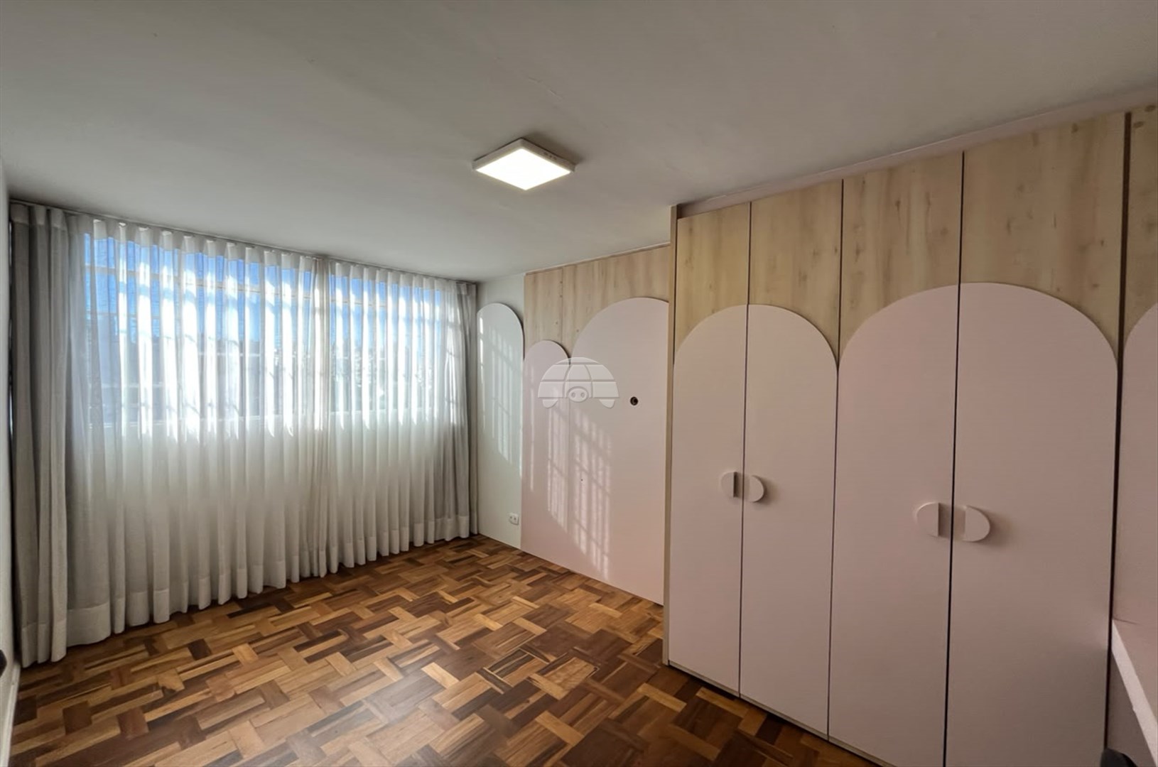 Apartamento para alugar em Cristo Rei, Curitiba — Outrasul Imobiliária
