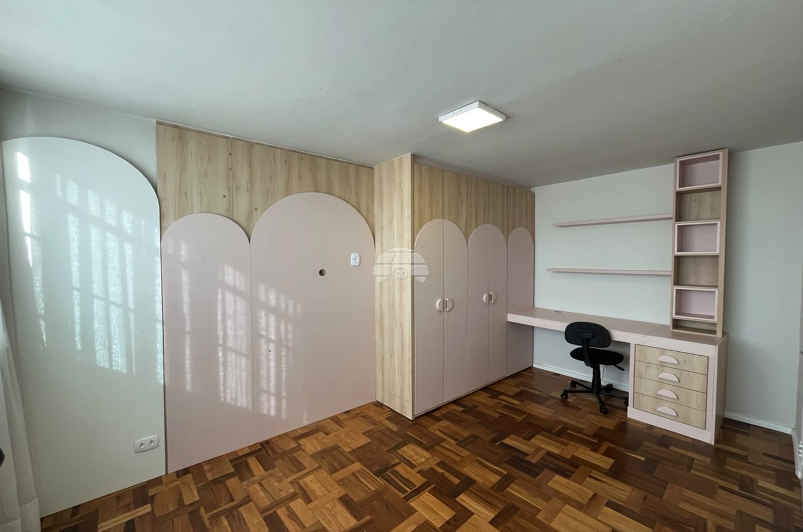 Apartamento para alugar em Cristo Rei, Curitiba — Outrasul Imobiliária