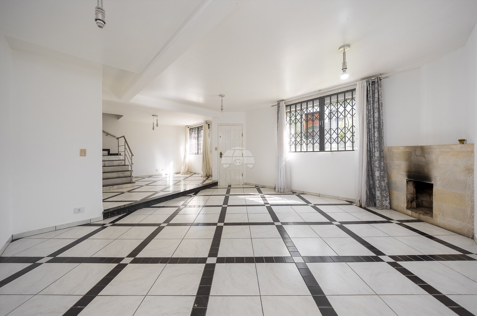 Casa para alugar em Capão Da Imbuia, Curitiba — Portal Chave Fácil