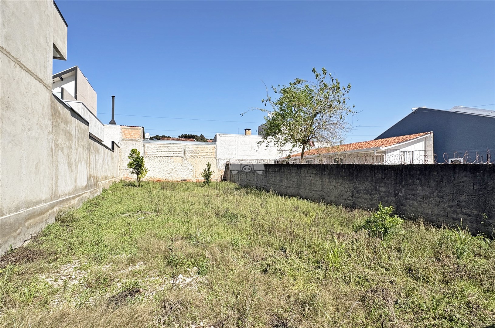 Terreno/Área para alugar em Palmital, Colombo — Portal Chave Fácil