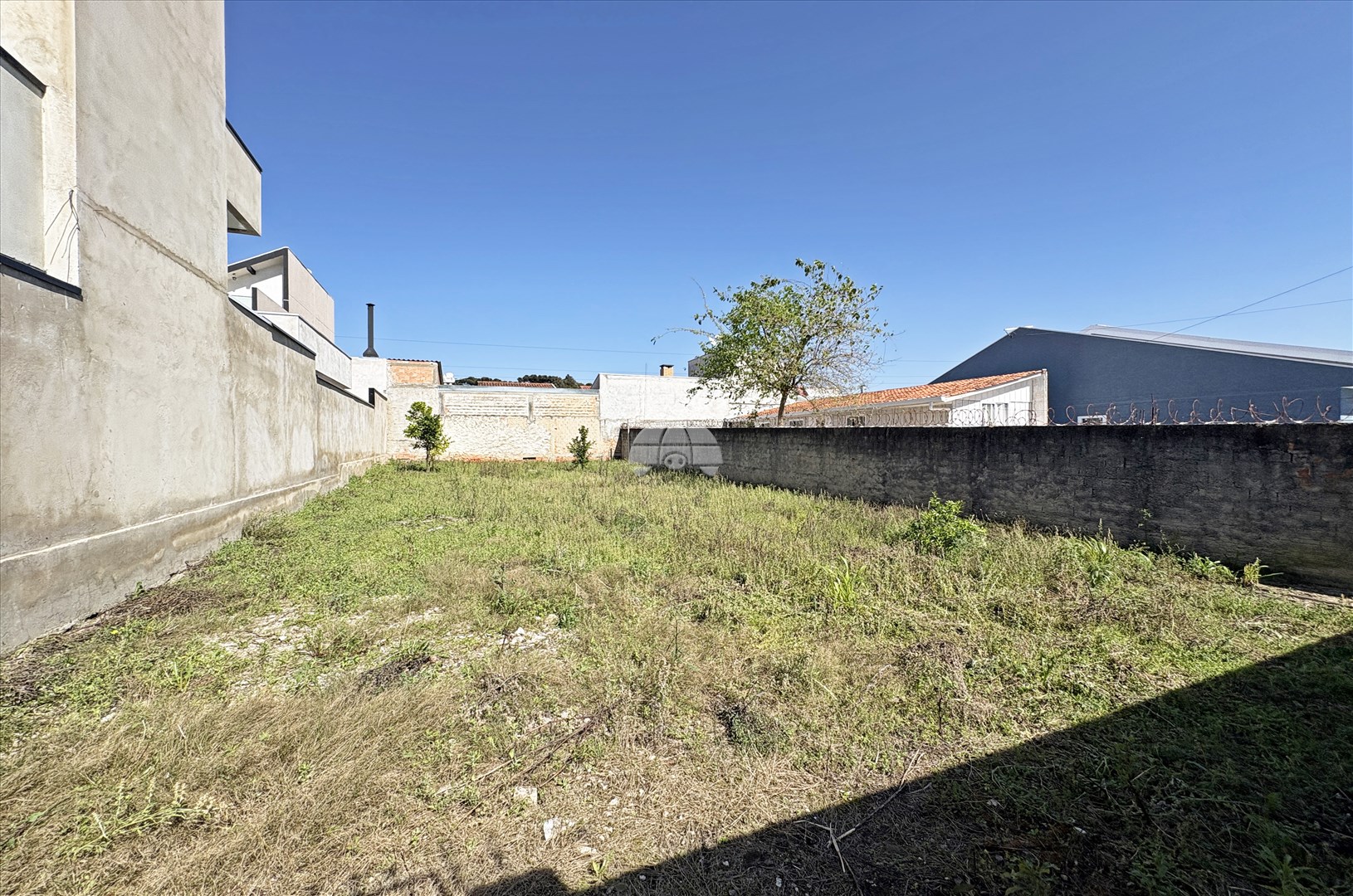 Terreno/Área para alugar em Palmital, Colombo — Portal Chave Fácil