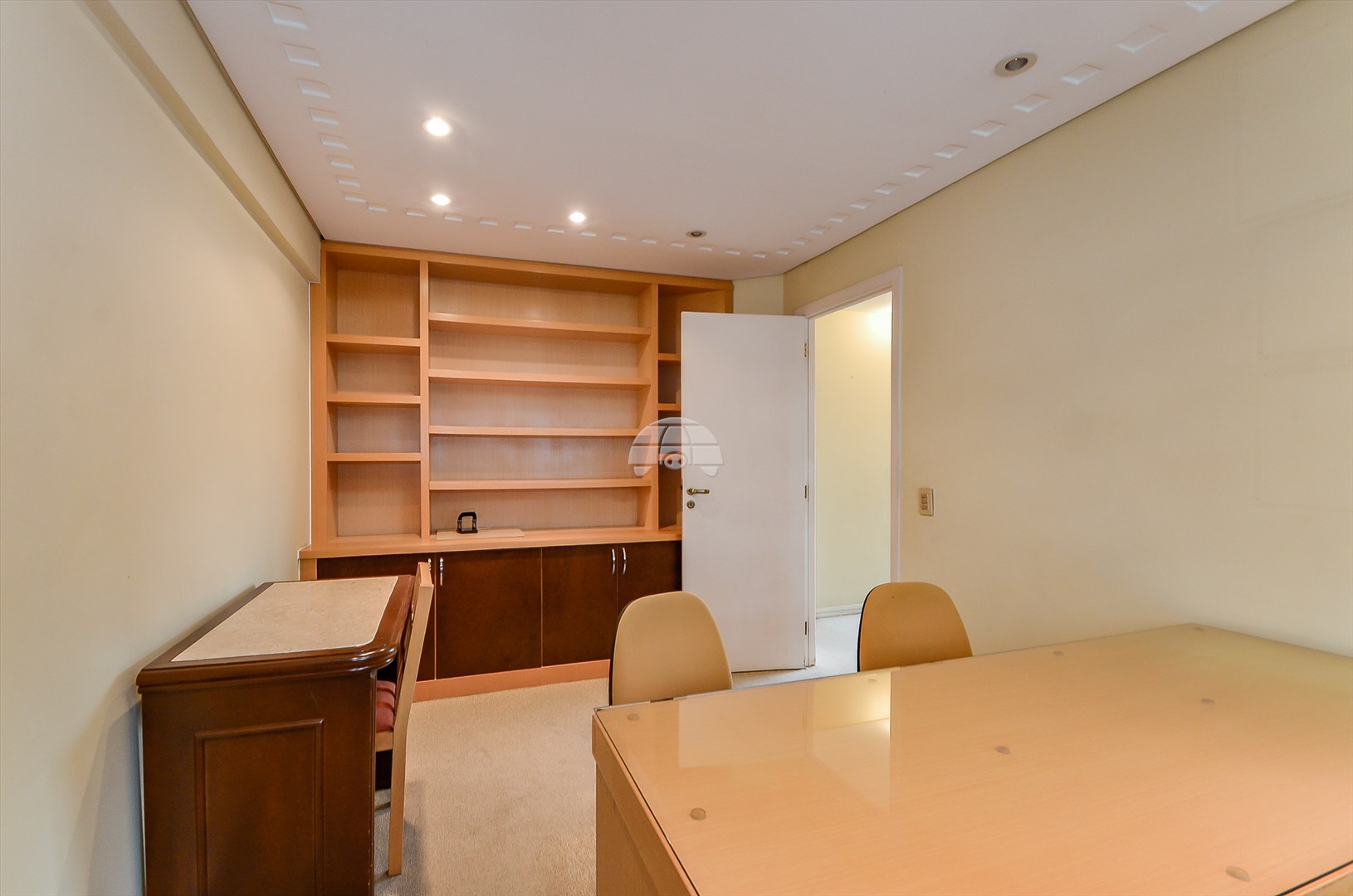 Sala/Conjunto Comercial à venda em Centro Cívico, Curitiba — Construa Assessoria Imobiliária