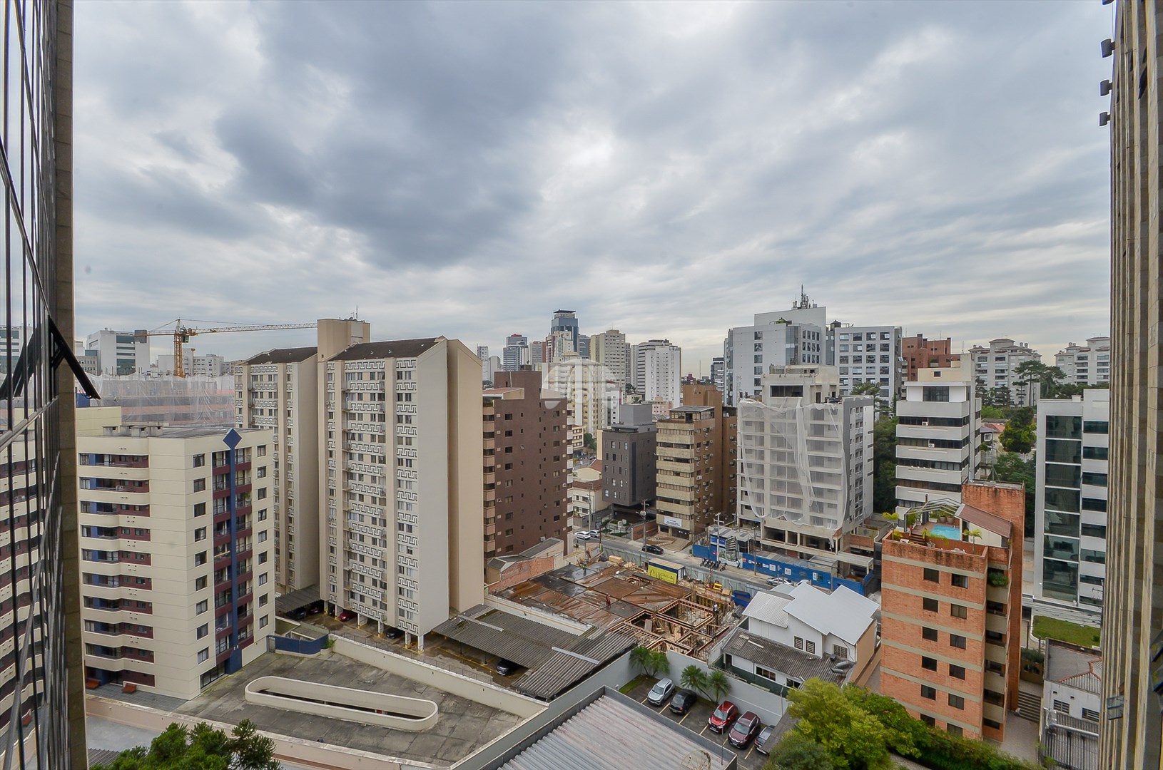 Sala/Conjunto Comercial à venda em Centro Cívico, Curitiba — Construa Assessoria Imobiliária