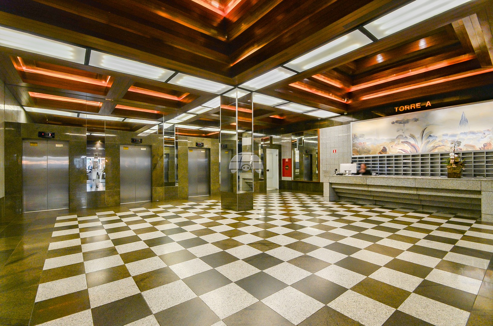 Sala/Conjunto Comercial à venda em Centro Cívico, Curitiba — Construa Assessoria Imobiliária