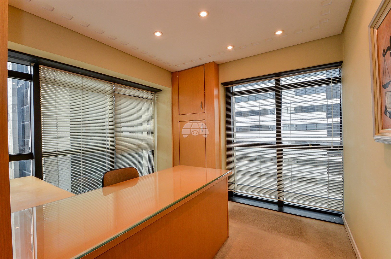 Sala/Conjunto Comercial à venda em Centro Cívico, Curitiba — Construa Assessoria Imobiliária