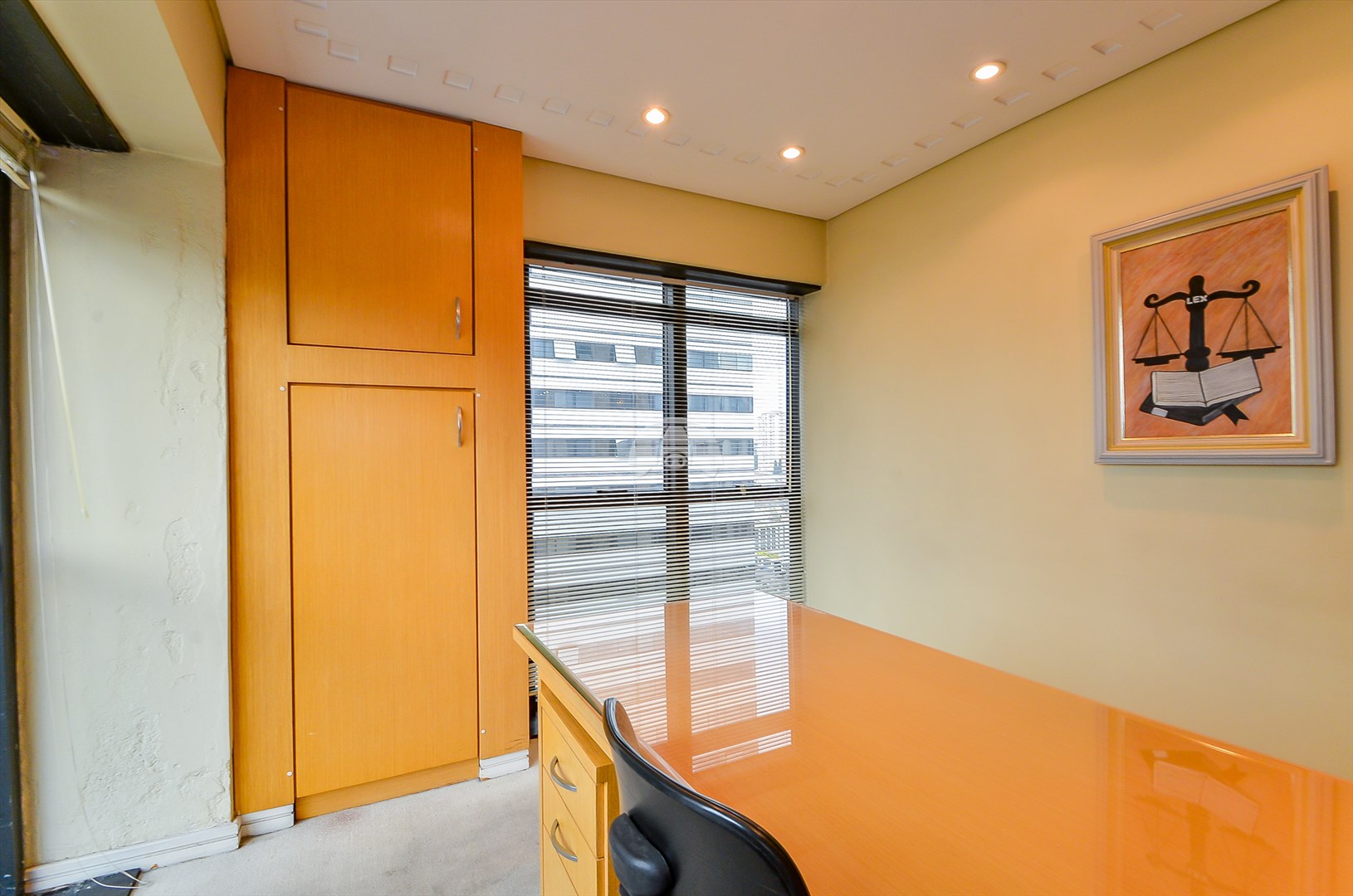 Sala/Conjunto Comercial à venda em Centro Cívico, Curitiba — Construa Assessoria Imobiliária